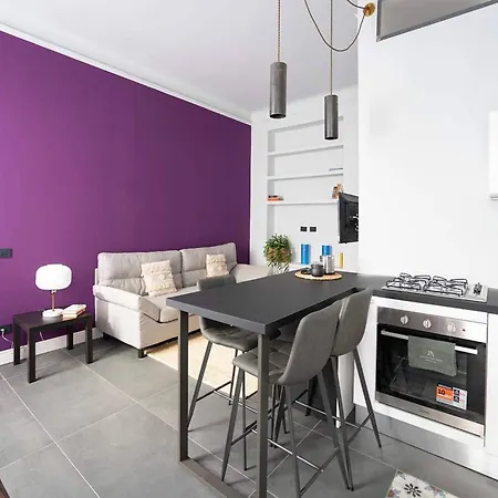 Charming Modern Near Argonne Milano