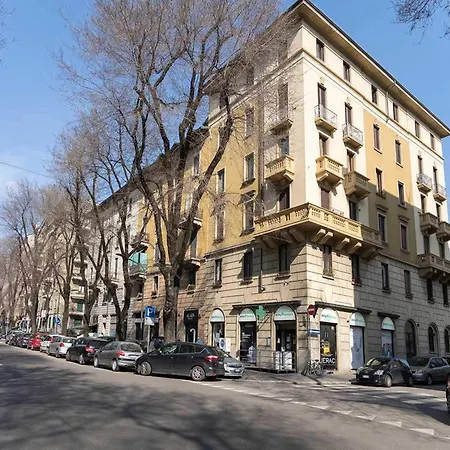 Charming Modern Near Argonne Milano